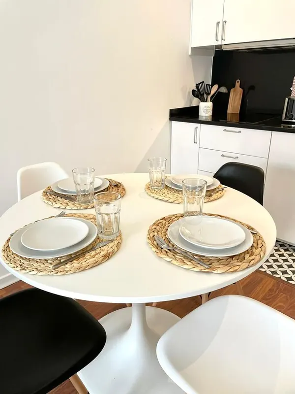 Mesa posta para dois